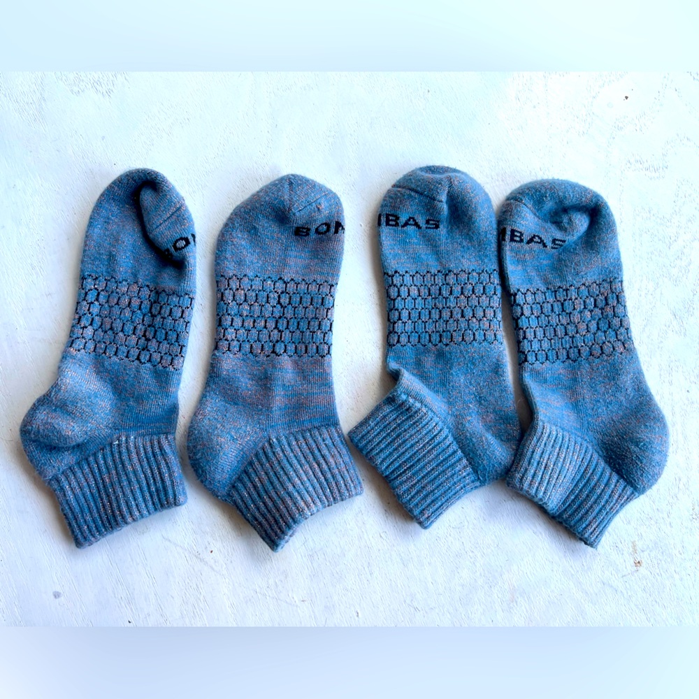 Bombas metallic thread 🧵 low cut socks two pairs